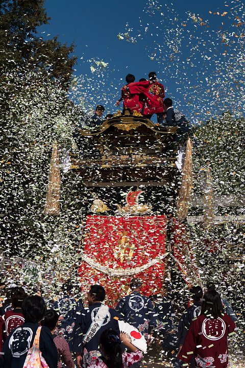 紙吹雪の祭礼_d0353489_21142279.jpg