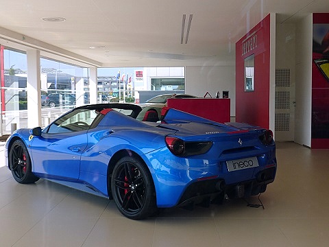 青いフェラーリ Ferrari Blu エミリアからの便り