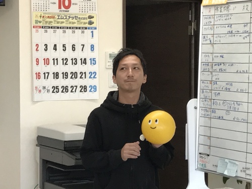 10月19日 水曜日のひとログヽ( ‘ω’ )ノ タイヤ交換、組み換えもお任せ下さい♫TOMMY_b0127002_17371986.jpg