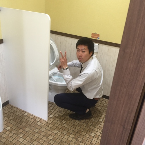 10月19日 水曜日のひとログヽ( ‘ω’ )ノ タイヤ交換、組み換えもお任せ下さい♫TOMMY_b0127002_17454412.jpg