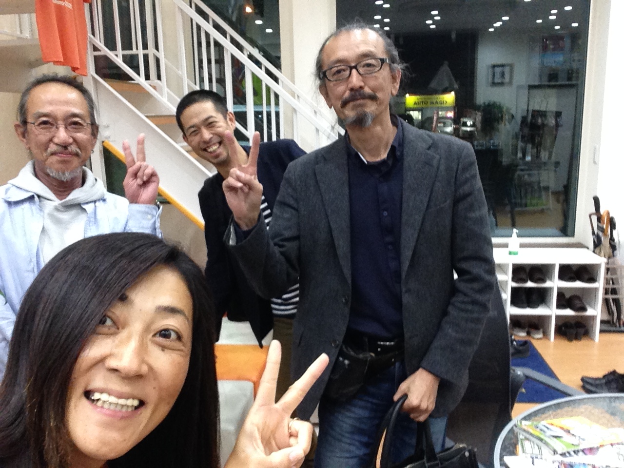 10月19日 水曜日のひとログヽ( ‘ω’ )ノ タイヤ交換、組み換えもお任せ下さい♫TOMMY_b0127002_1893637.jpg