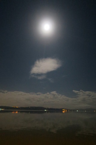月夜の湖畔の町歩き、マジョーネとパッシンニャーノ_f0234936_6203811.jpg