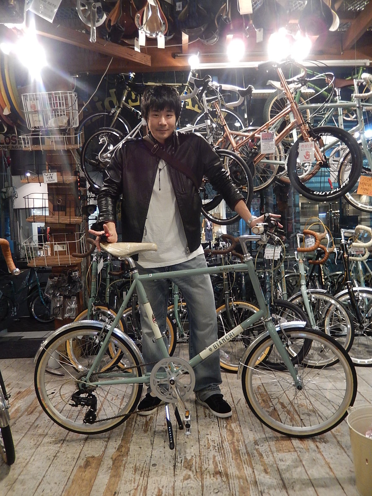 10月19日　渋谷　原宿　の自転車屋　FLAME bike前です_e0188759_15391780.jpg