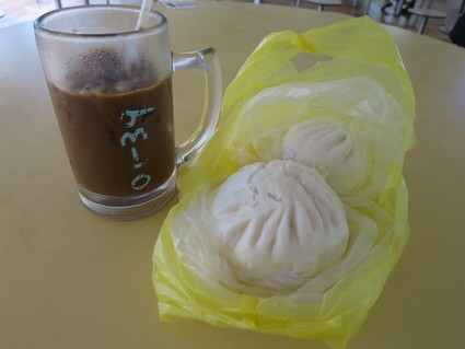 鴻運手工包の豚まんは、見たら最後!!(Bedok)_c0212604_620032.jpg