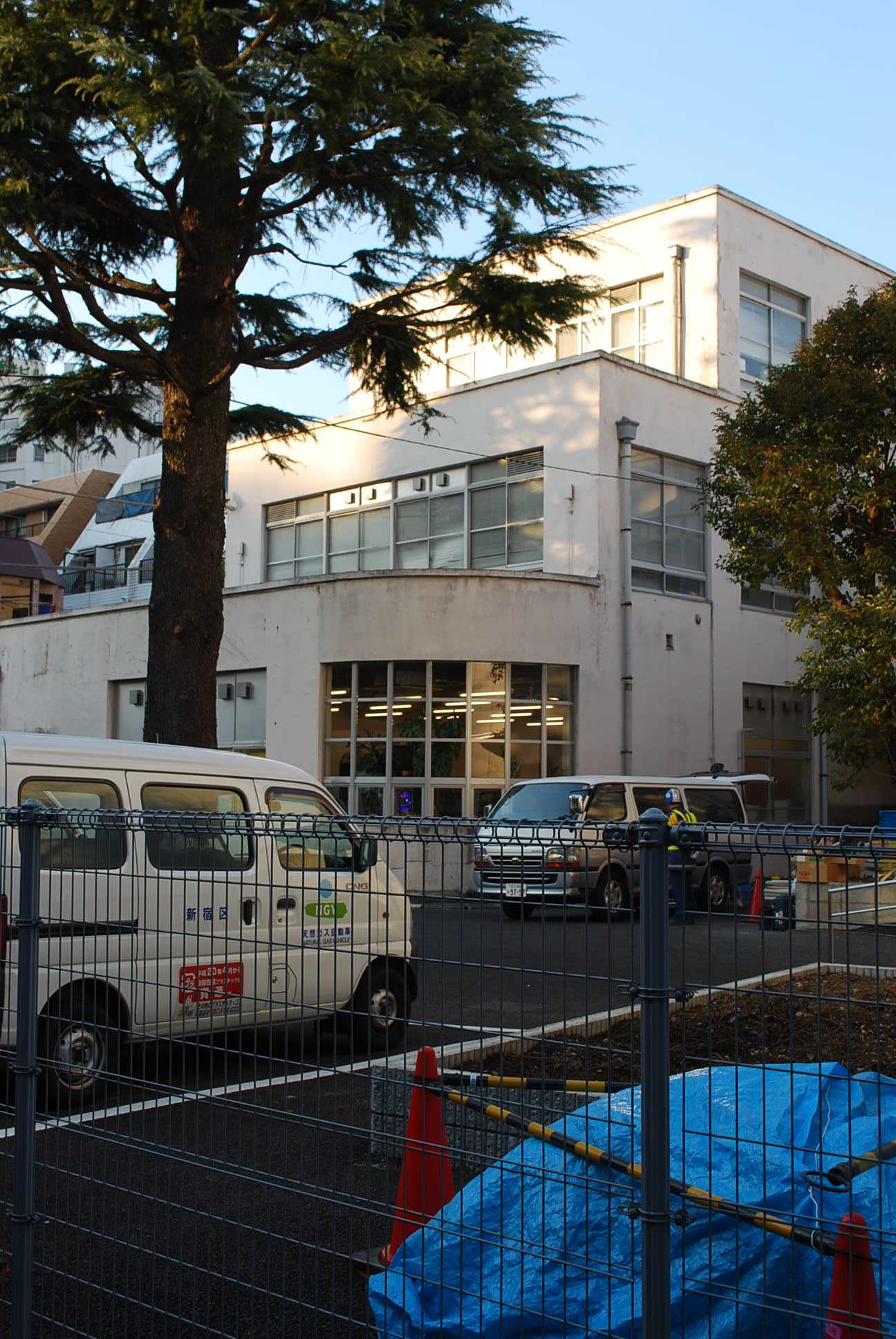 東京都新宿区立旧四谷第五小学校(昭和モダン建築探訪)_f0142606_19330381.jpg