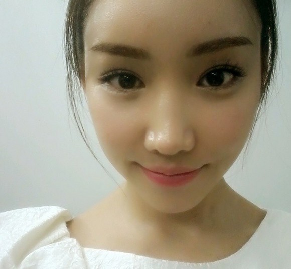 美人女優 イ・ユリ 旦那さんの顔 過去の画像 デビュー秘話 すっぴん 顔の変化 酒豪!?_f0158064_21481526.jpg