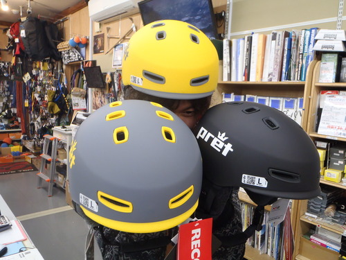 スキーヘルメット入荷中！_d0198793_15475380.jpg