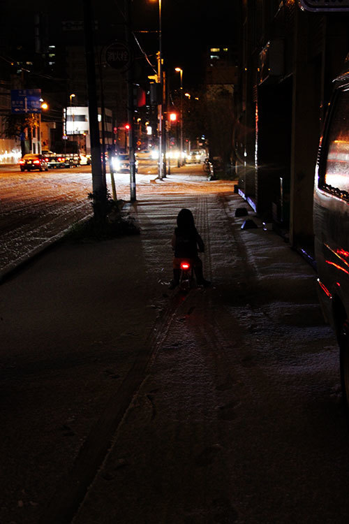 札幌初雪です　息子大喜び。_a0139912_10043441.jpg