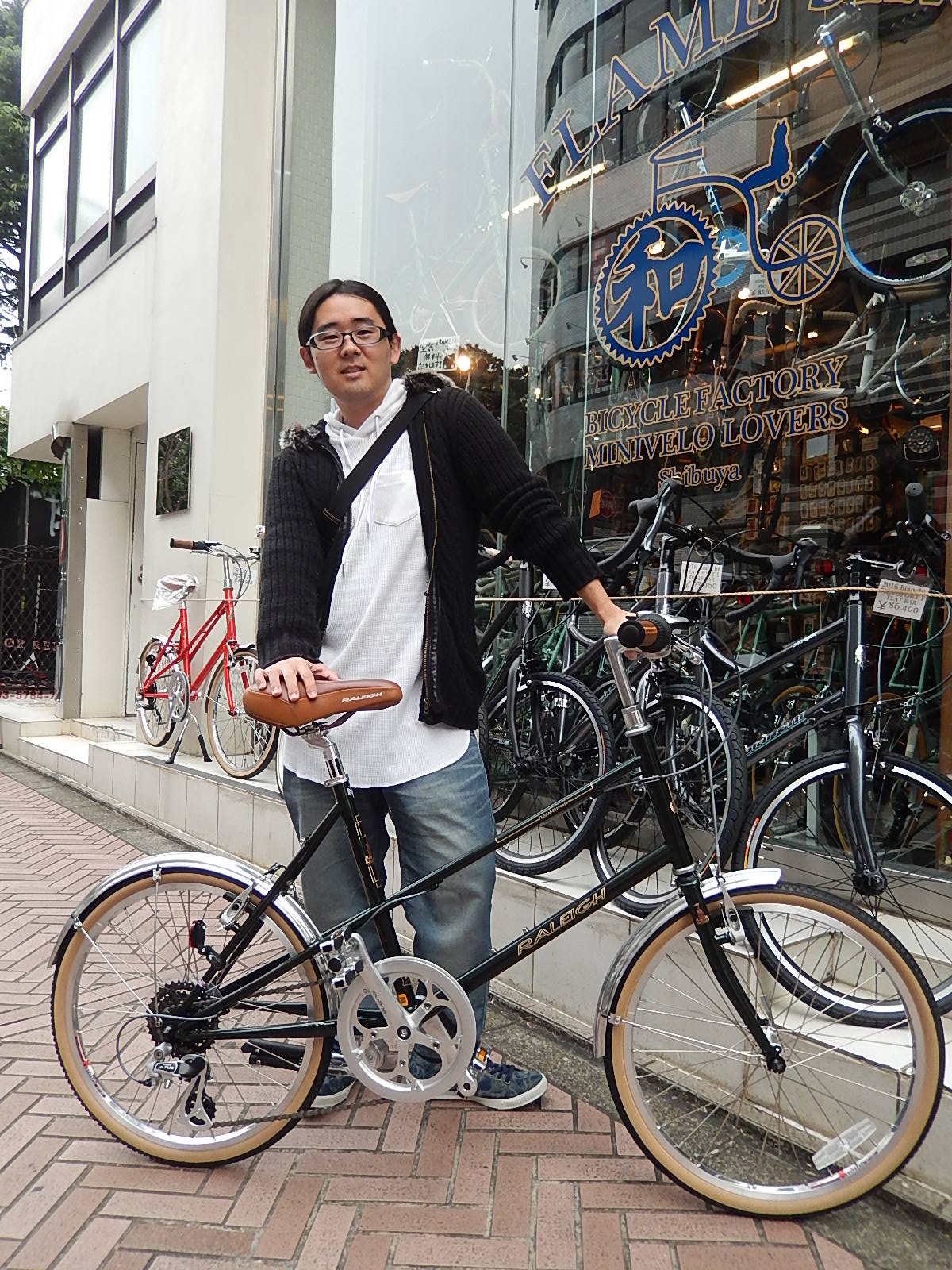 10月22日 渋谷 原宿 の自転車屋 FLAME bike前です_e0188759_16321123.jpg