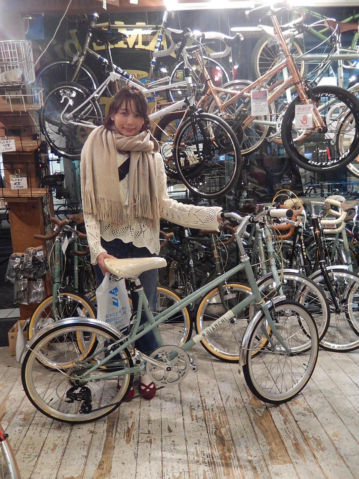 10月22日　渋谷　原宿　の自転車屋　FLAME bike前です_e0188759_19592261.jpg