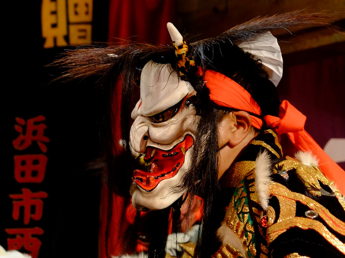 「島根・浜田 西村社中 石見夜神楽のヤシオリ作戦」_a0000029_14255984.jpg