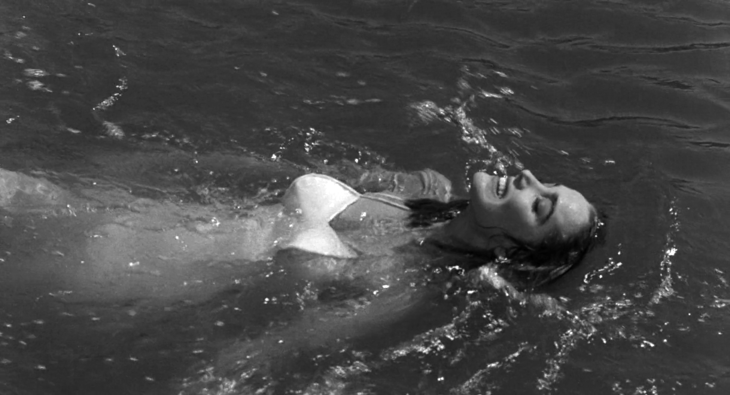 ジュリー・アダムス（Julie Adams）「大アマゾンの半魚人 」（1954）其の弐_e0042361_20555967.jpg