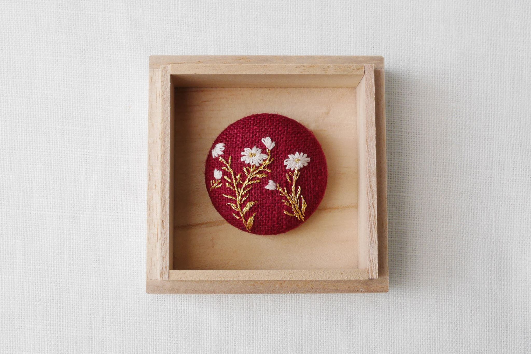 光琳図案刺繍ー菊_a0197730_21163483.jpg