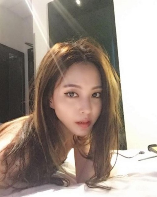 スタイル抜群美女ハン・イェスル 富豪の恋人テディと破局? スッピン公開_f0158064_19240319.jpg