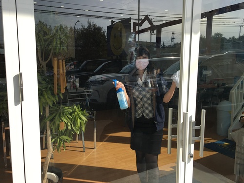 10月25日(火) 火曜日の本店はオールスターblog★ タイヤ交換お任せください♫TOMMY_b0127002_17373786.jpg