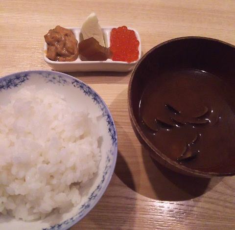 ご飯のお供を選んで卵かけご飯で〆る.焼鳥「瀧口（タキグチ）」＠泉岳寺_b0051666_8202942.jpg