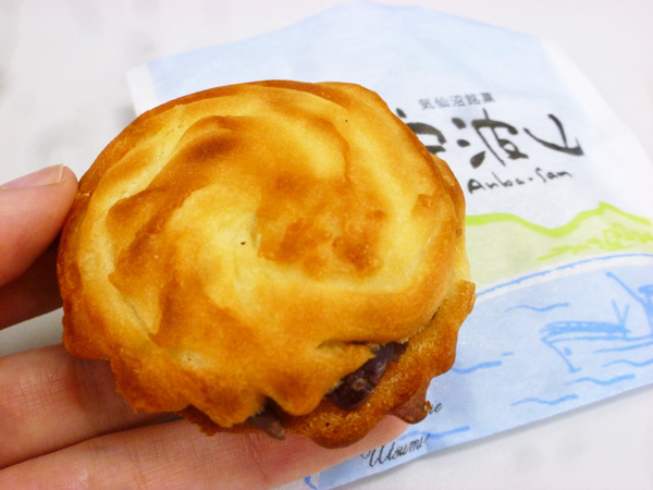 【菓子舗うつみ】気仙沼銘菓 安波山_c0152767_21333310.jpg