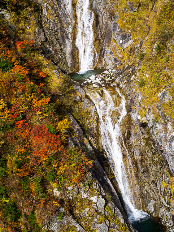 滝×紅葉_f0129532_19362058.jpg