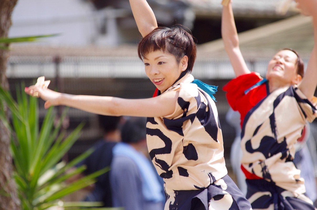 ２０１６高知よさこい本番１日目その１９ ダンスクリームazukiby建匠 ヒロパンのよさこいライク N Vanライフ