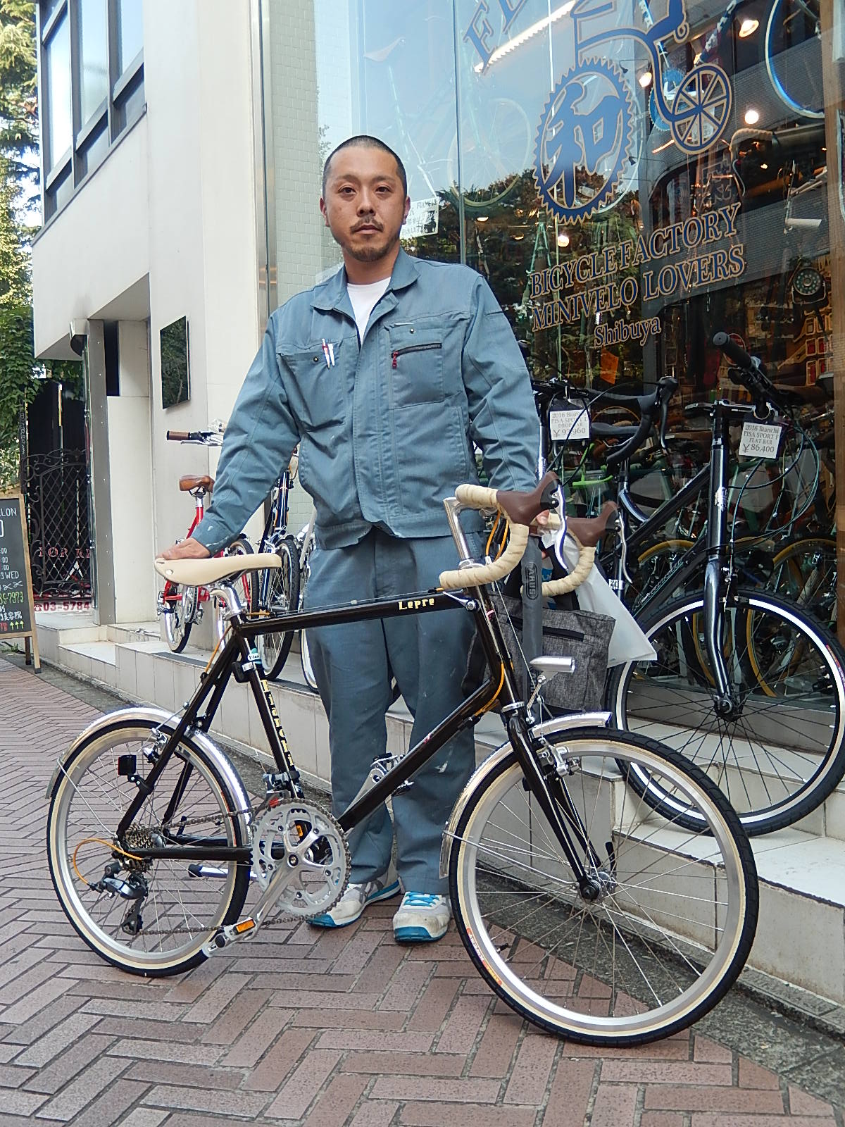 10月26日　渋谷　原宿　の自転車屋　FLAME bike前です_e0188759_19161344.jpg