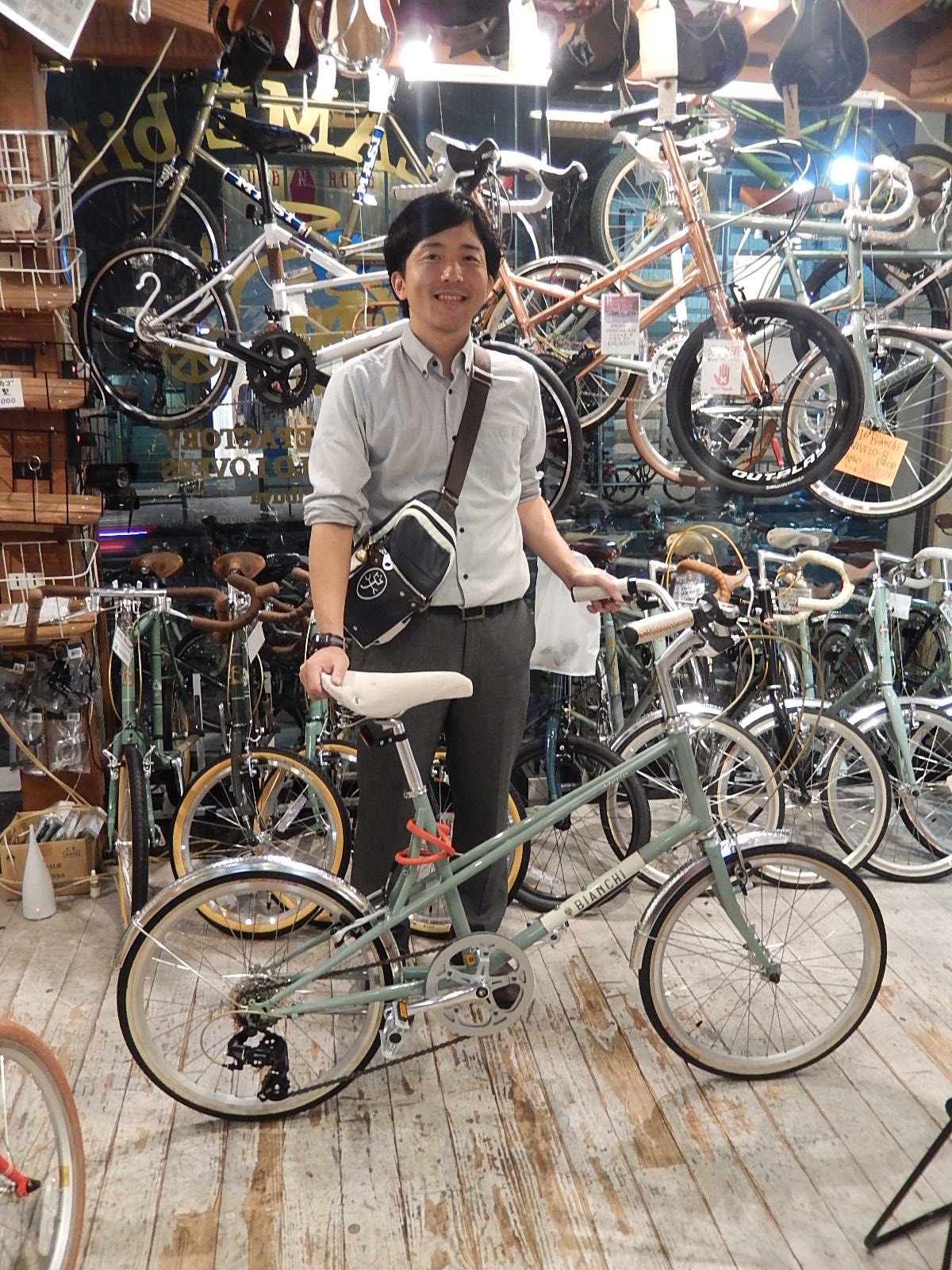 10月26日 渋谷 原宿 の自転車屋 FLAME bike前です_e0188759_19211330.jpg