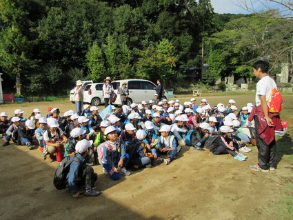 淡輪小学校2年遠足・孝子の森_f0053885_2124931.jpg