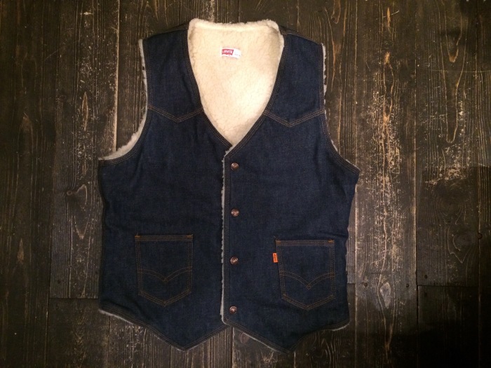 NOS 70's Levi's boa vest : BUTTON UP clothing