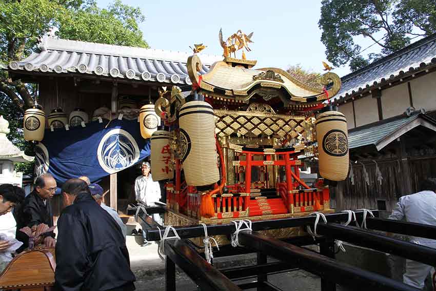 阿波まち　ア・ラ・カ・ル・ト「ミニSL乗車体験」と「粟島神社」の秋祭り♪_d0058941_21404143.jpg