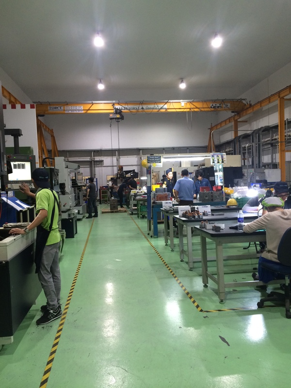 LED照明の金型工場_b0100062_10301761.jpg