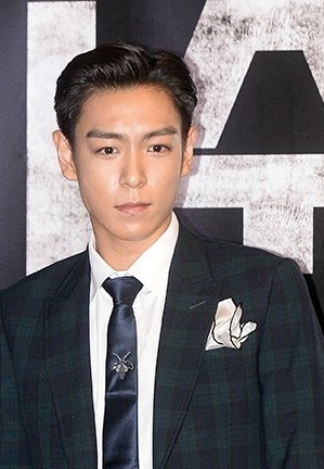 軍隊行?Big bangの TOPと、結構暗いD-LITEことデソン 過去 子供のころの写真_f0158064_03492162.jpg