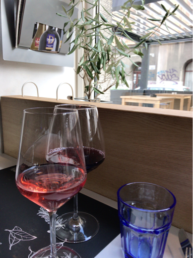 ザグレブのカフェ_a0231828_22555438.jpg