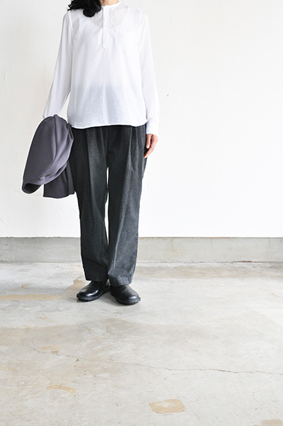 ゴーシュ　90/1 Organic Twill No-Collar Pullover Shirt (White)_d0120442_1554831.jpg