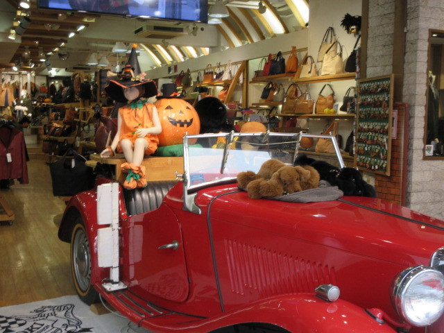 【横浜元町】Happy Halloween!_b0009849_16583519.jpg