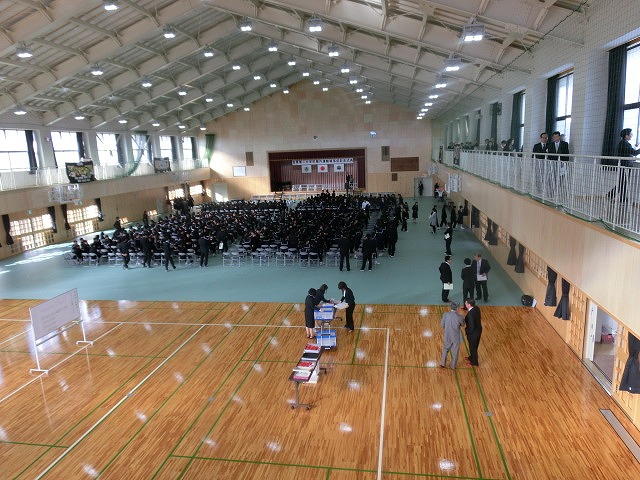 とにかく広い 80m×26mのフロアは県内最大 吉原二中の新体育館落成記念式典_f0141310_6324732.jpg
