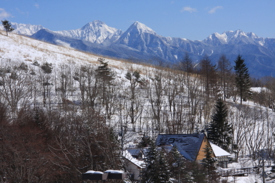 霧ヶ峰・車山から残雪の八ヶ岳連峰を望む　_a0113718_05020848.jpg