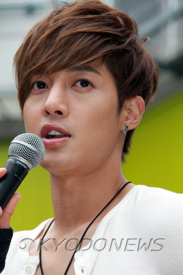 元恋人と泥沼裁判。判決が。SS501 キム・ヒョンジュン 卒業アルバム _f0158064_04475444.jpg