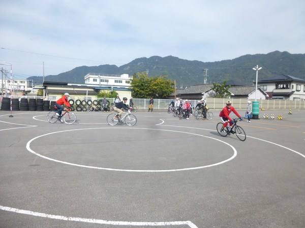 スポーツバイクスキルアップセミナーin上田自動車学校のご報告_b0217782_1534592.jpg