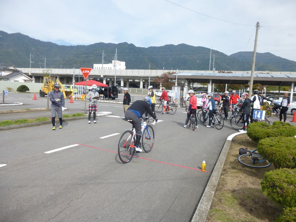 スポーツバイクスキルアップセミナーin上田自動車学校のご報告_b0217782_154319.jpg