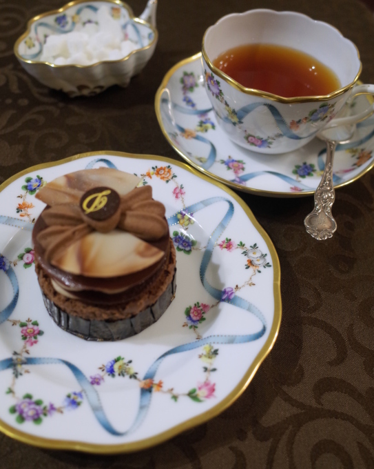 　”紅茶の日”ヘレンド　フラワーリボンをお迎え♡_c0188784_11383041.jpg