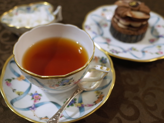 　”紅茶の日”ヘレンド　フラワーリボンをお迎え♡_c0188784_11390739.jpg