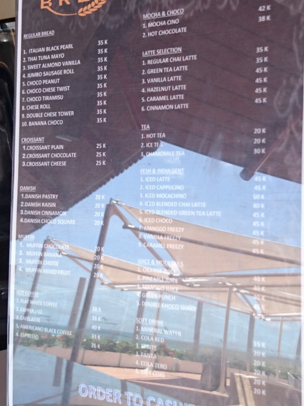 バリ島・ングラライ空港 の 【国内線】 は 喫煙者の味方ですｗ （\'16年9月編）_f0319208_0223284.jpg