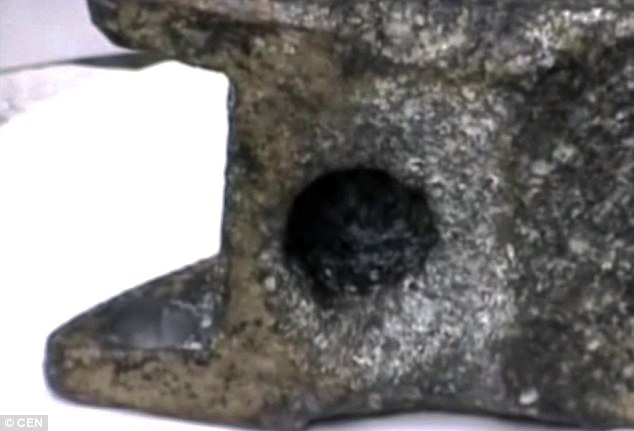 オーパーツ：ルーマニアで25万年前のアルミ製物体が出土！「ハンガリー人宇宙人説」_a0348309_10101352.jpg