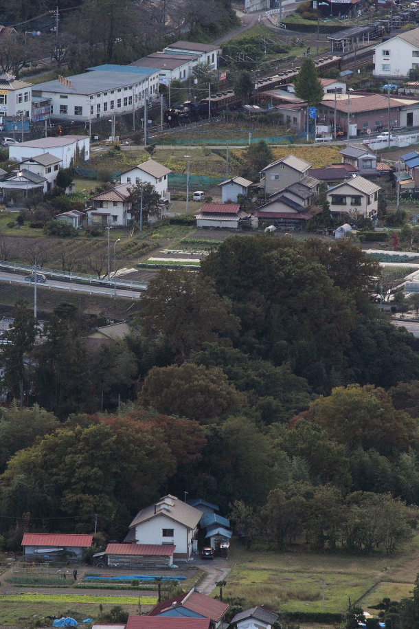 親鼻駅 通過 - 2016年秋・秩父 - _b0190710_0354789.jpg