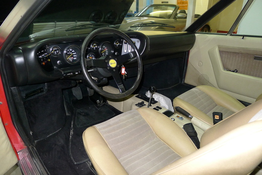 英国のDino208gt4_a0129711_19162537.jpg