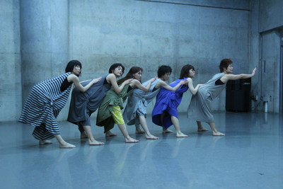 テングザル舞踊団が2年ぶりにセッションハウスに登場_d0178431_11553126.jpg