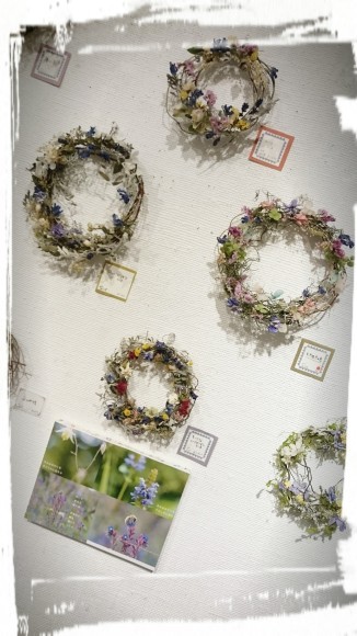 潤い☆ リース個展 『フォース』@ カフェスロー_a0349374_21431794.jpg