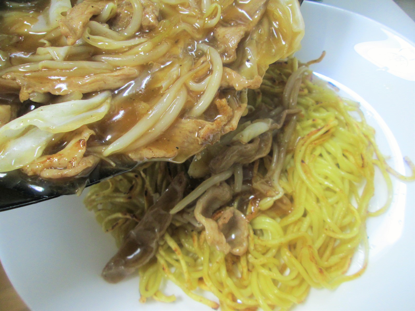 香ばしい麺に生姜が香る♪ 生姜あんかけ焼きそば_d0122397_05010100.jpg