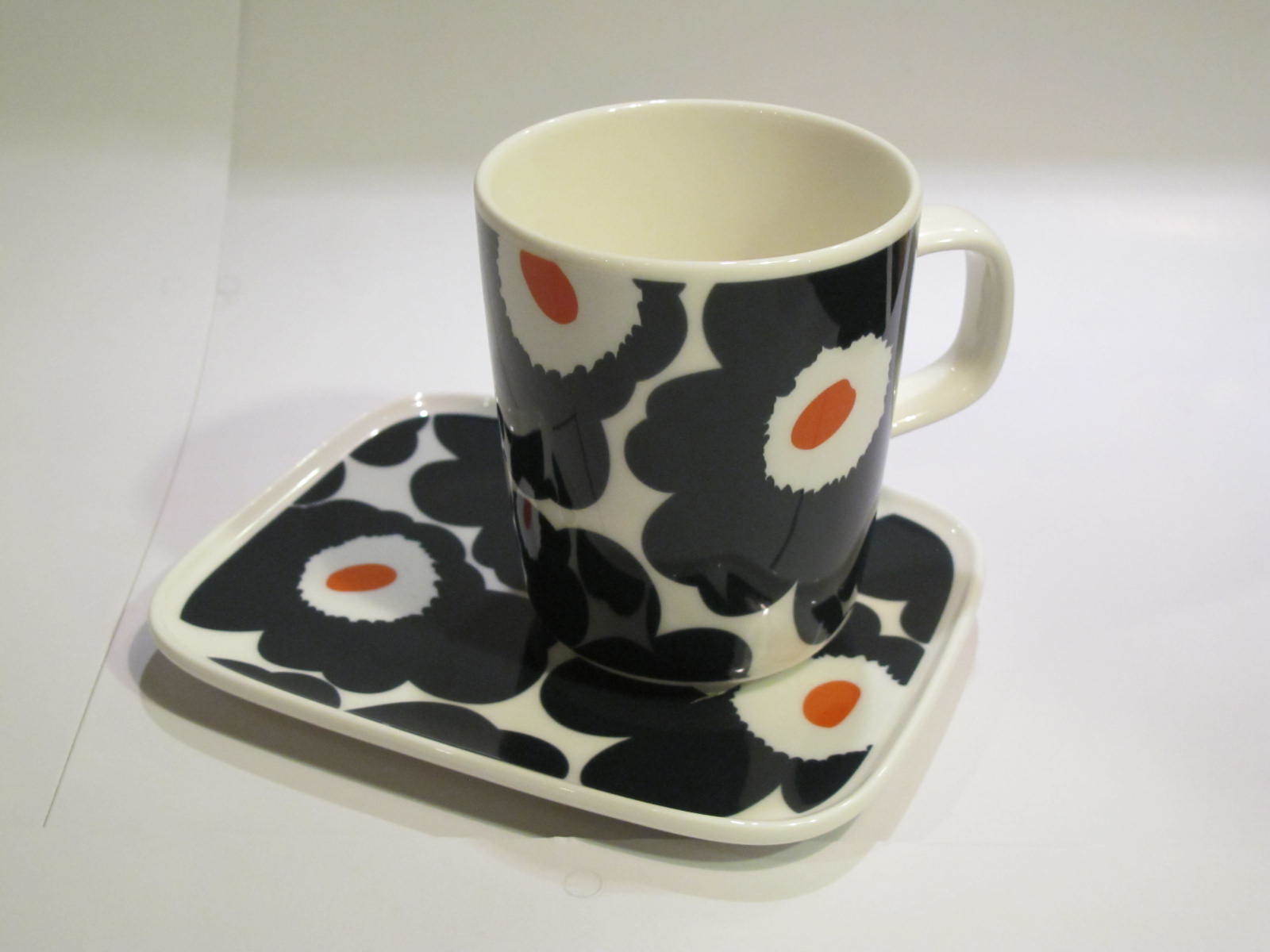 marimekko マグカップ そしてムーミンカレンダー再入荷!_d0182409_19402554.jpg