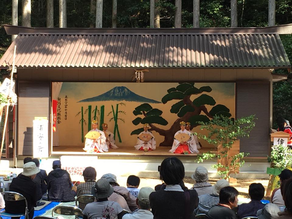 奥潟住吉神社秋季例大祭_e0203037_2053243.jpg