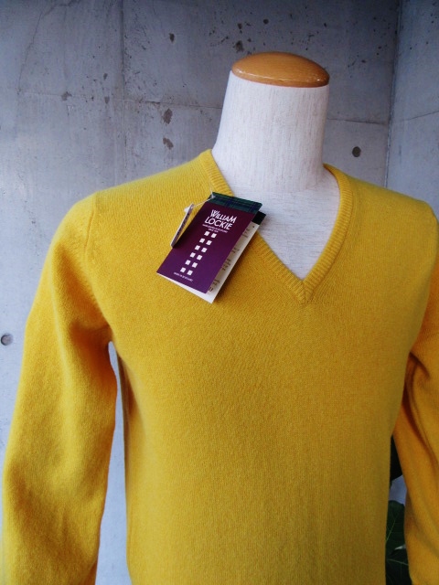 残り僅かですが、、、同じくWilliam Lockie ・・・ Lambs Wool V NECK SWEATER!♪!_d0152280_9302532.jpg